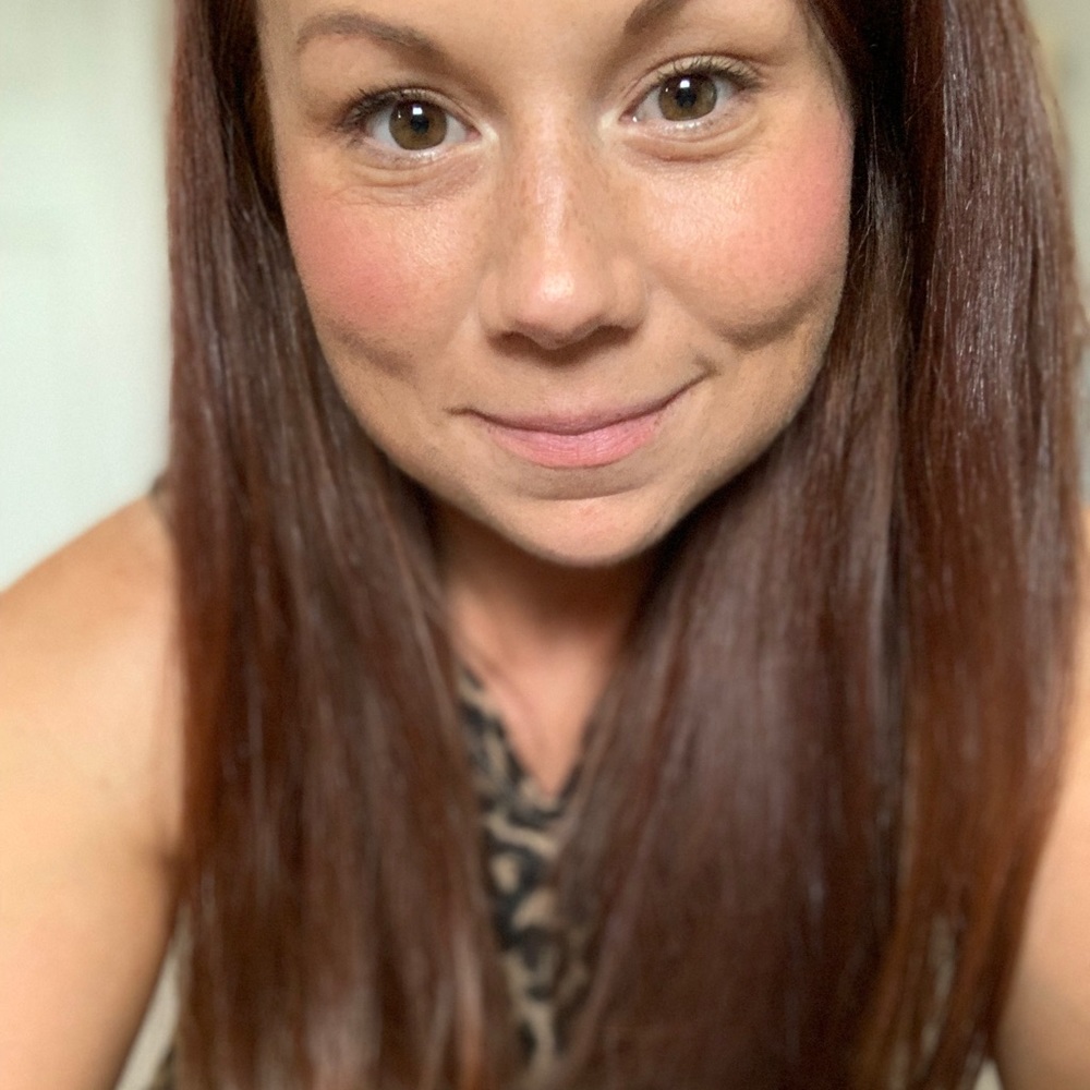Meet your Posher, Charis